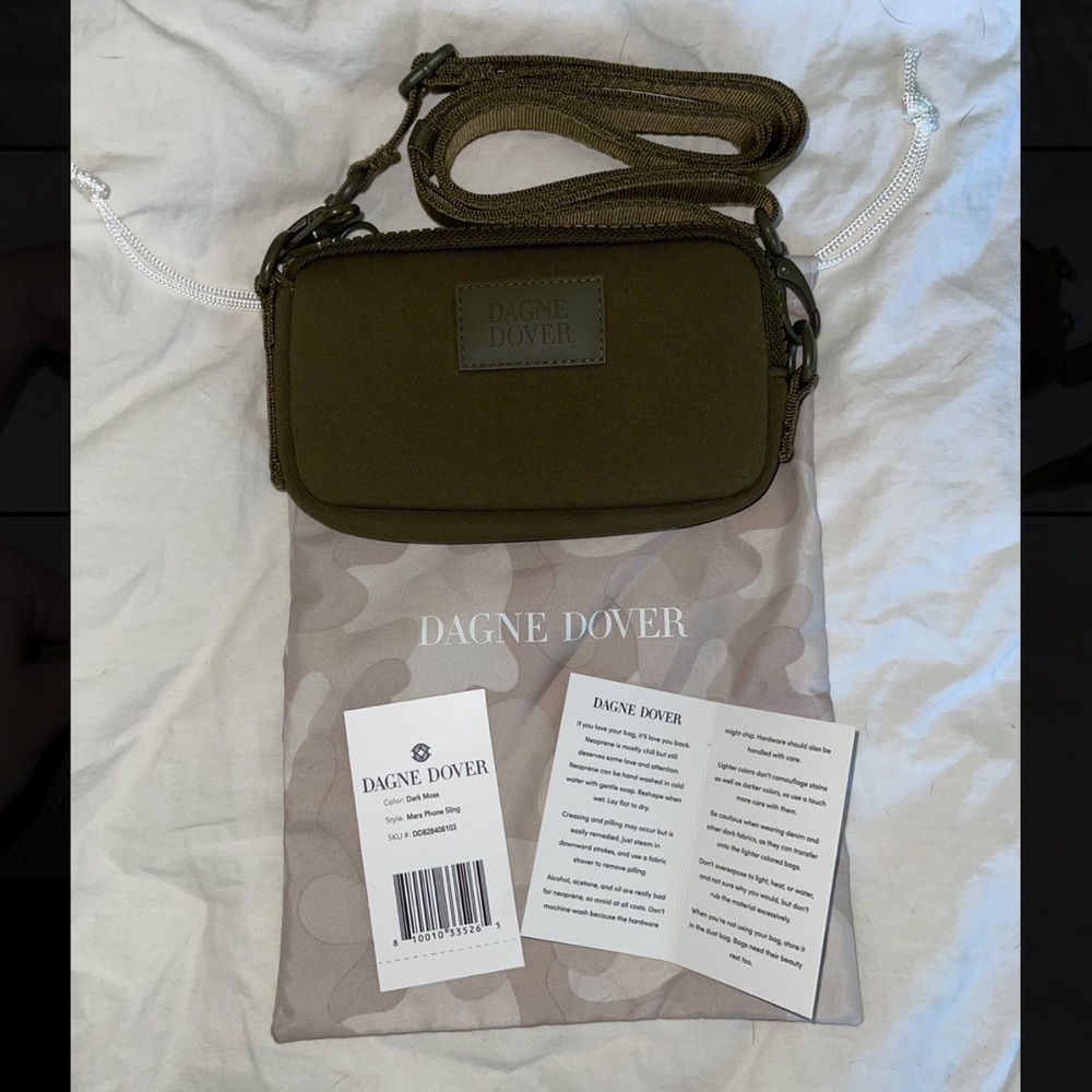 Mara Phone Sling in Dark Moss